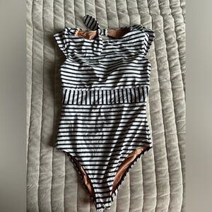 Adorable one piece long torso swimsuit by Jcrew. Love it, had 2 so selling one!